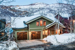 Lowell Avenue Getaway by AvantStay Beautiful Home In Old Town w Hot Tub